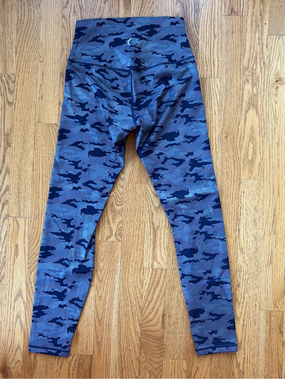 ZYIA Silver Camo Supreme Hi-Rise 7/8 24" | Size 4 | NWT - Picture 6 of 9